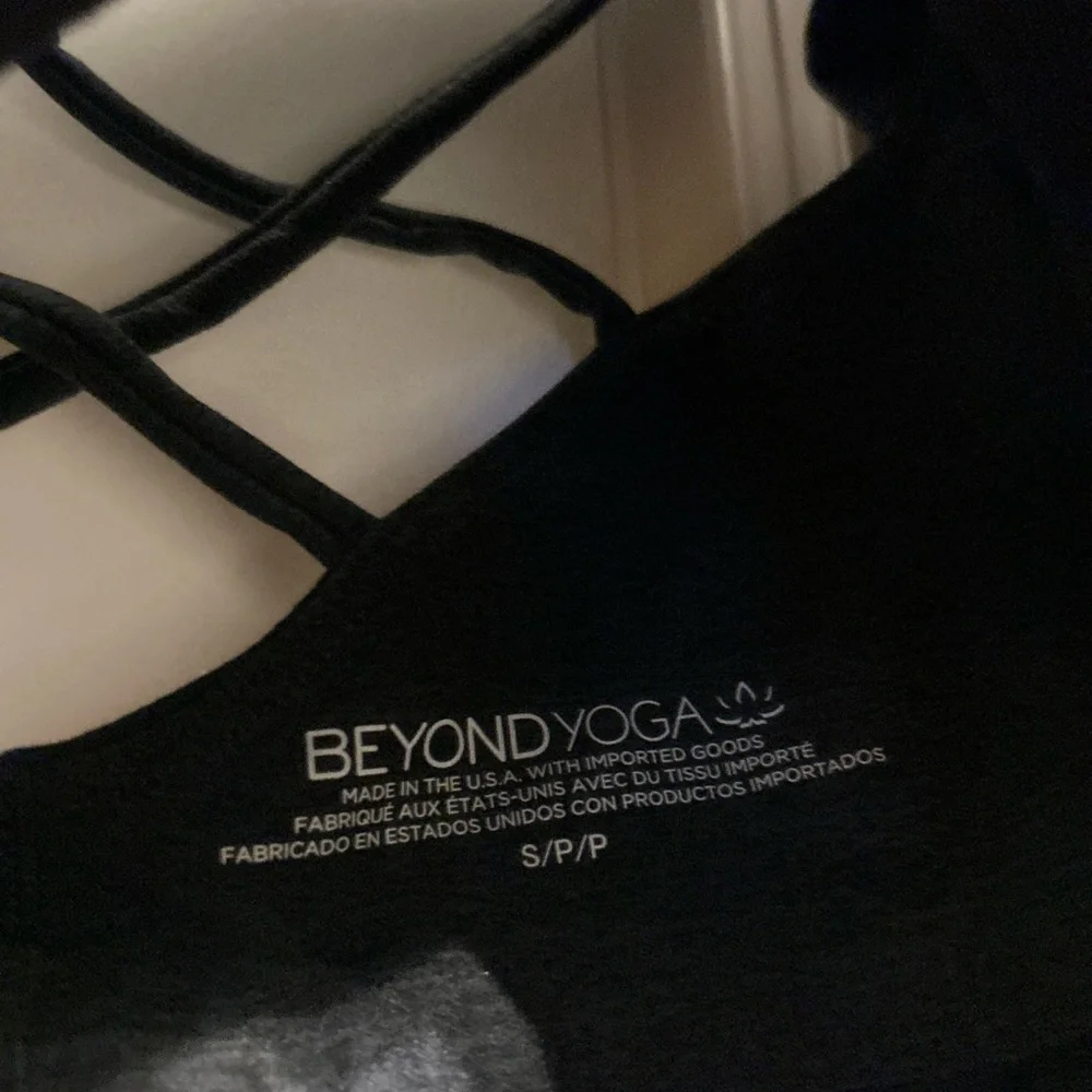 Beyond Yoga size small